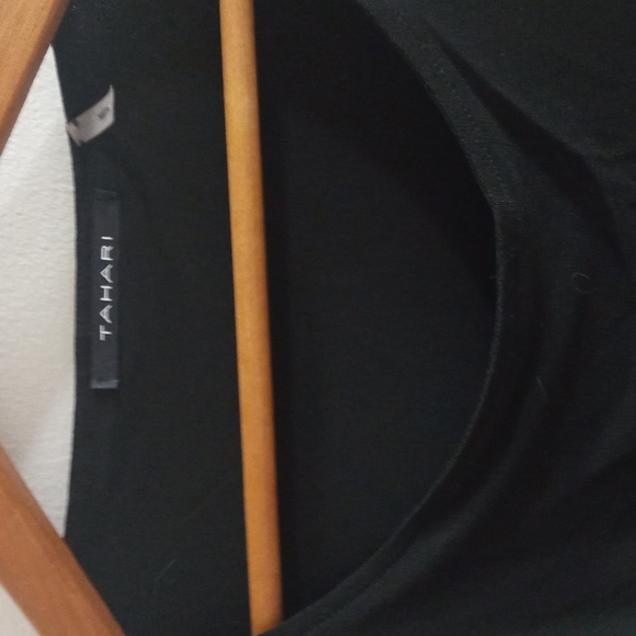 Sleeveless top - Picture 2 of 3